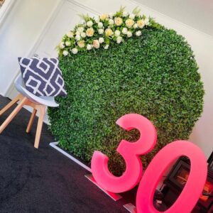 Neon light “21” hire